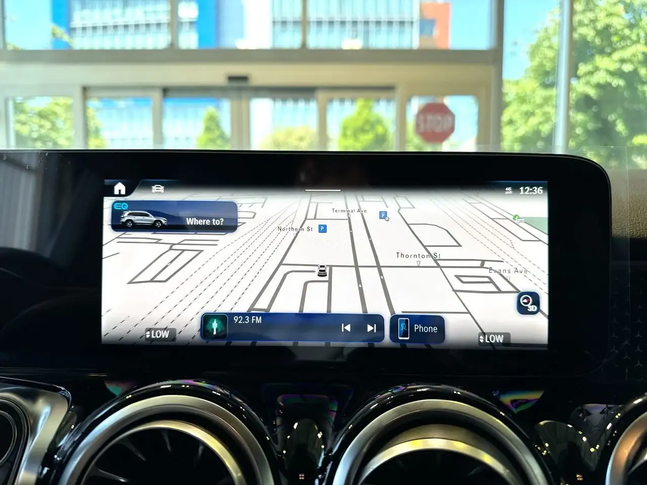Mercedes-Benz EQB снимка Mercedes-Benz EQB