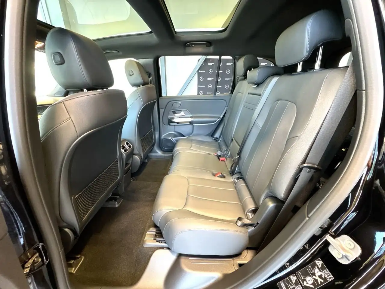 Mercedes-Benz EQB снимка Mercedes-Benz EQB
