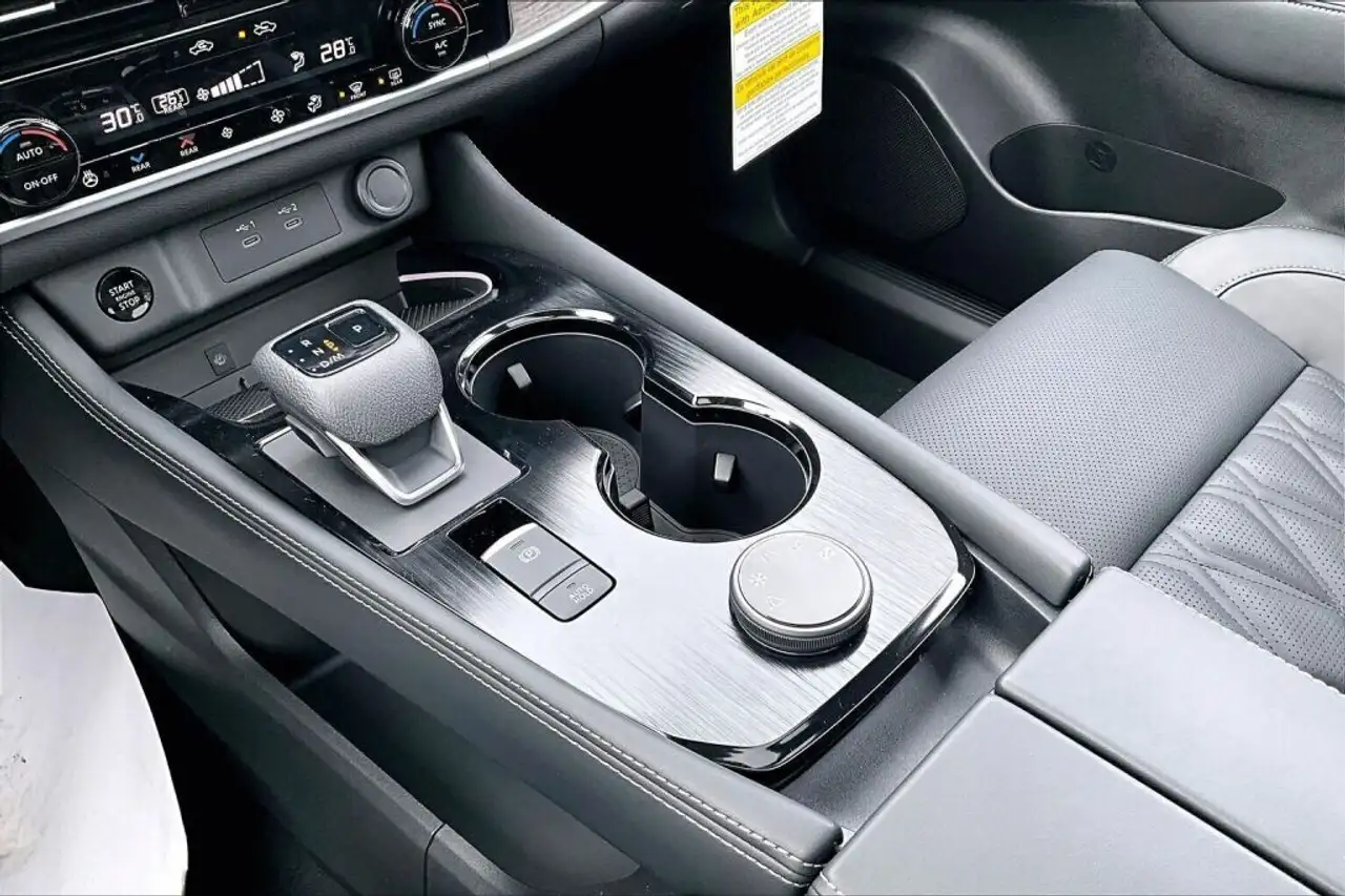 Nissan Rogue photo Nissan Rogue