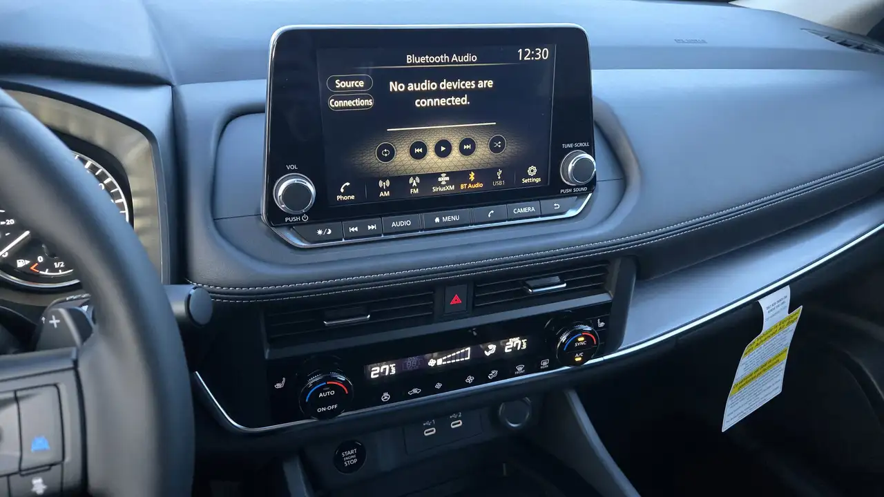 Nissan Rogue снимка Nissan Rogue