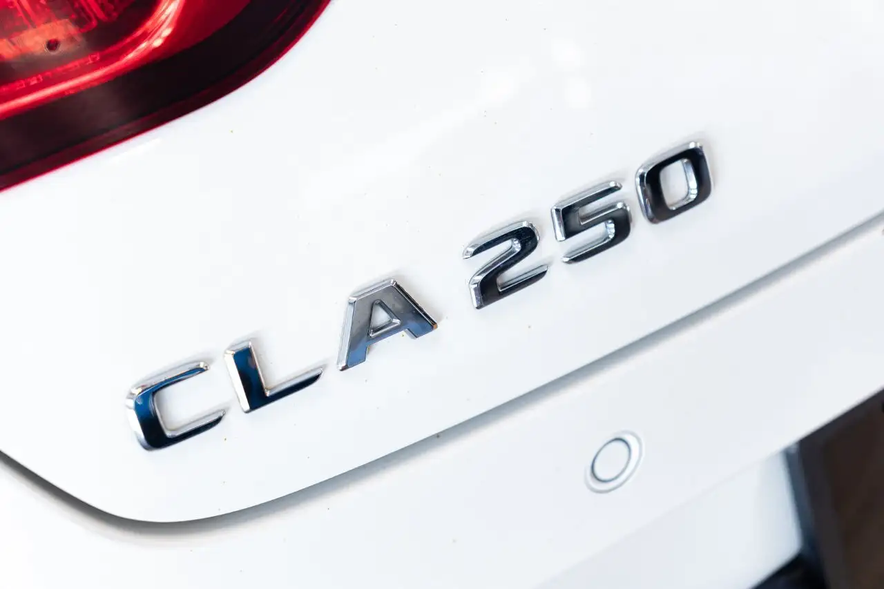 Mercedes-Benz CLA снимка Mercedes-Benz CLA