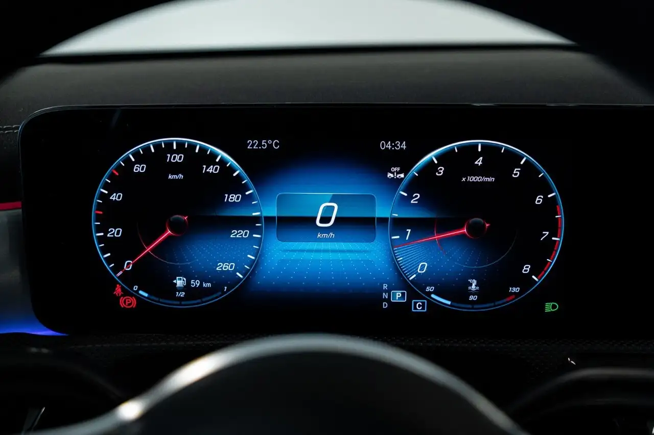 Mercedes-Benz CLA снимка Mercedes-Benz CLA