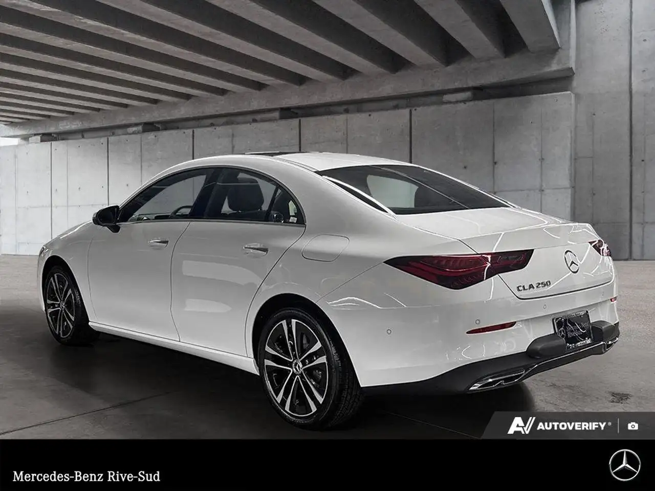 Mercedes-Benz CLA снимка Mercedes-Benz CLA