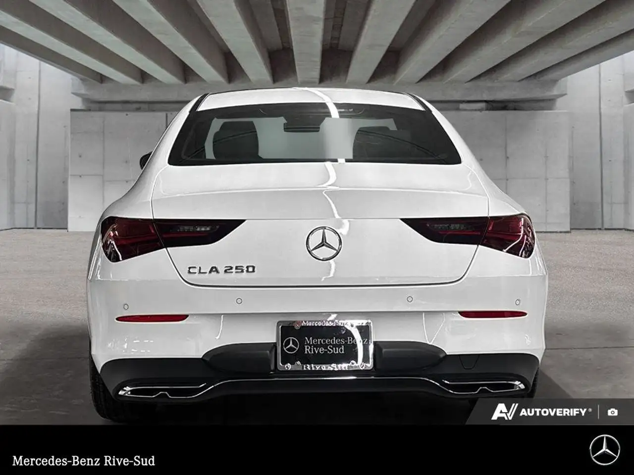 Mercedes-Benz CLA снимка Mercedes-Benz CLA