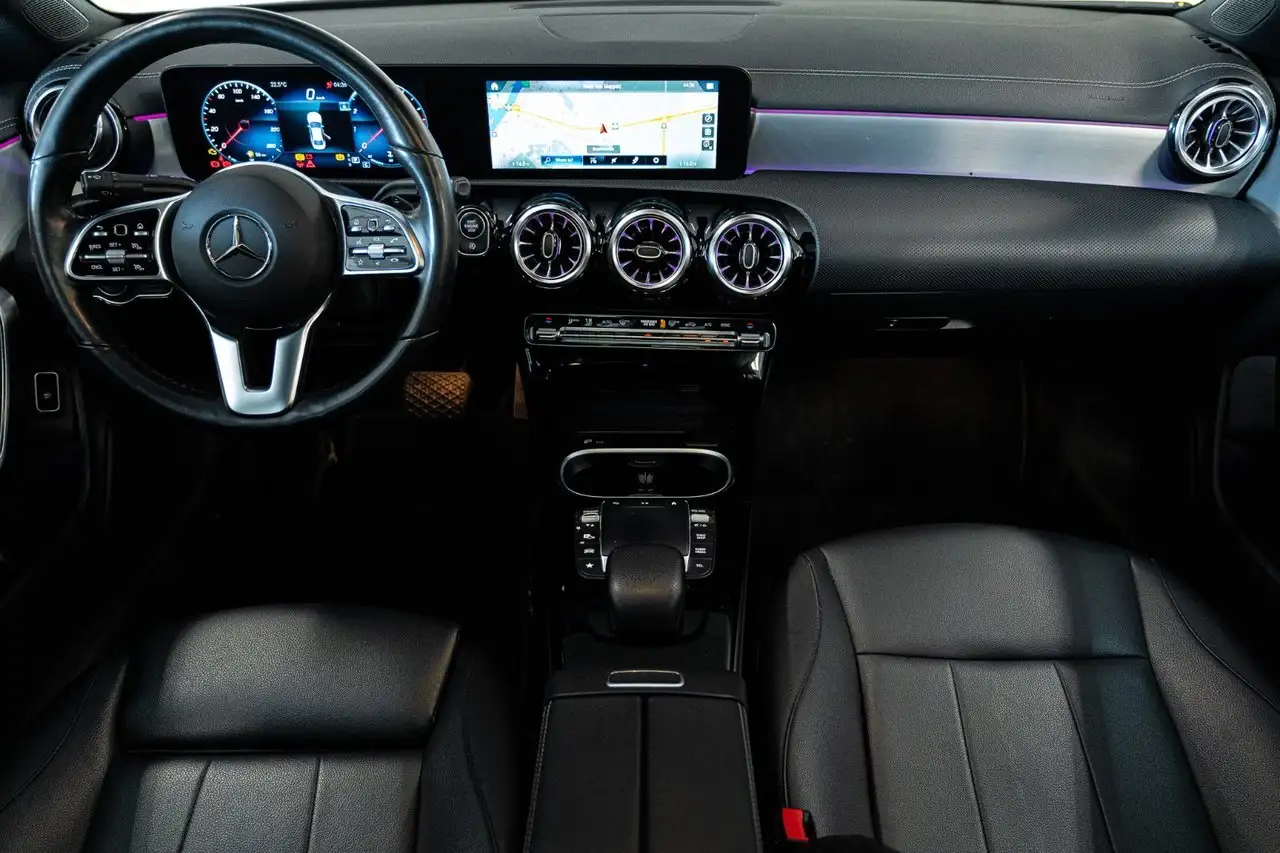 Mercedes-Benz CLA снимка Mercedes-Benz CLA