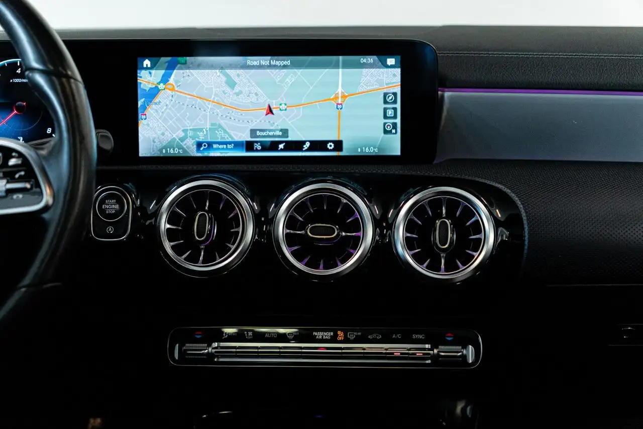 Mercedes-Benz CLA снимка Mercedes-Benz CLA