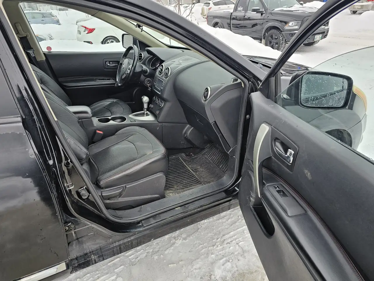 Nissan Rogue photo Nissan Rogue