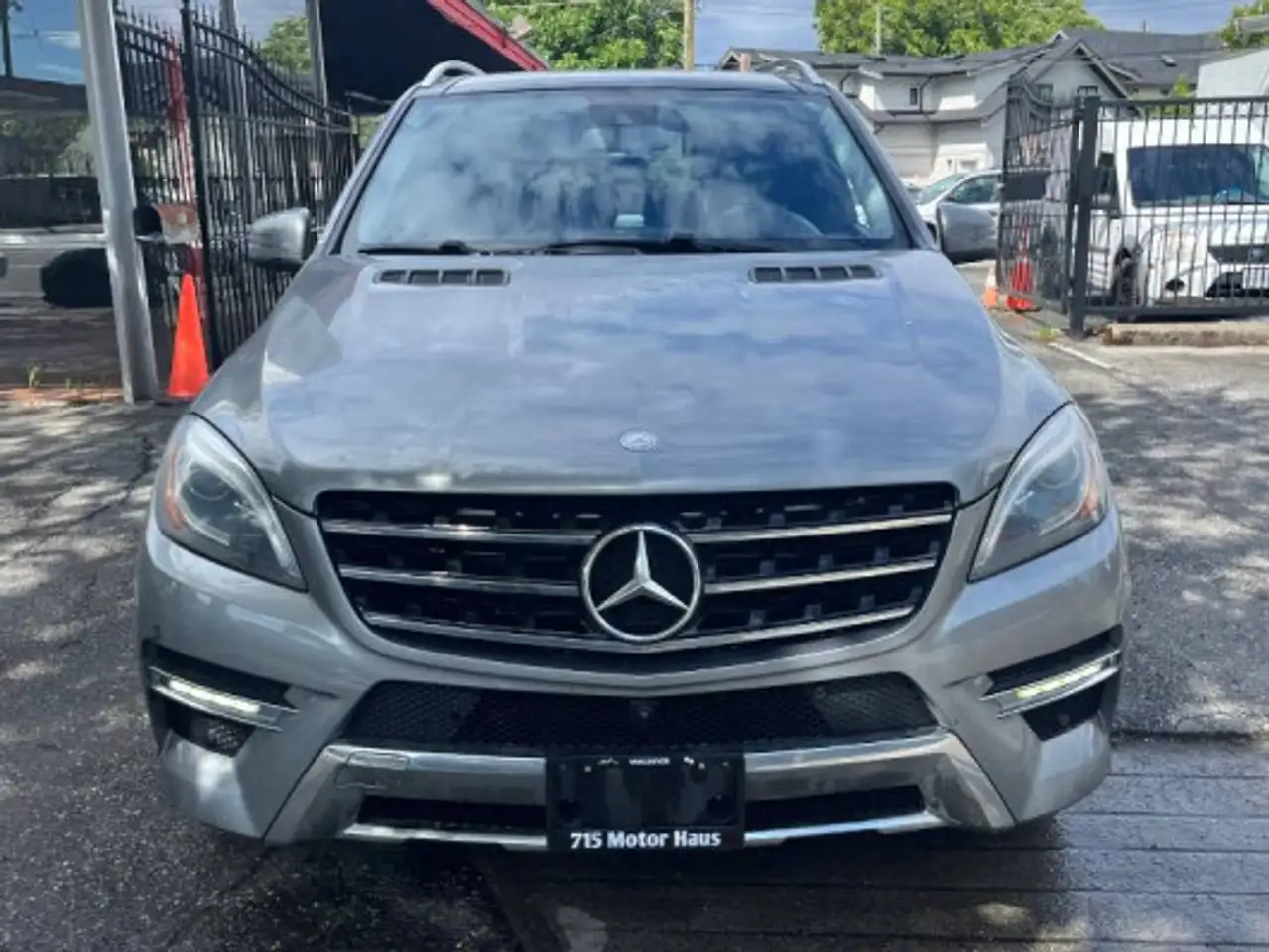 Mercedes-Benz M-Class photo Mercedes-Benz M-Class