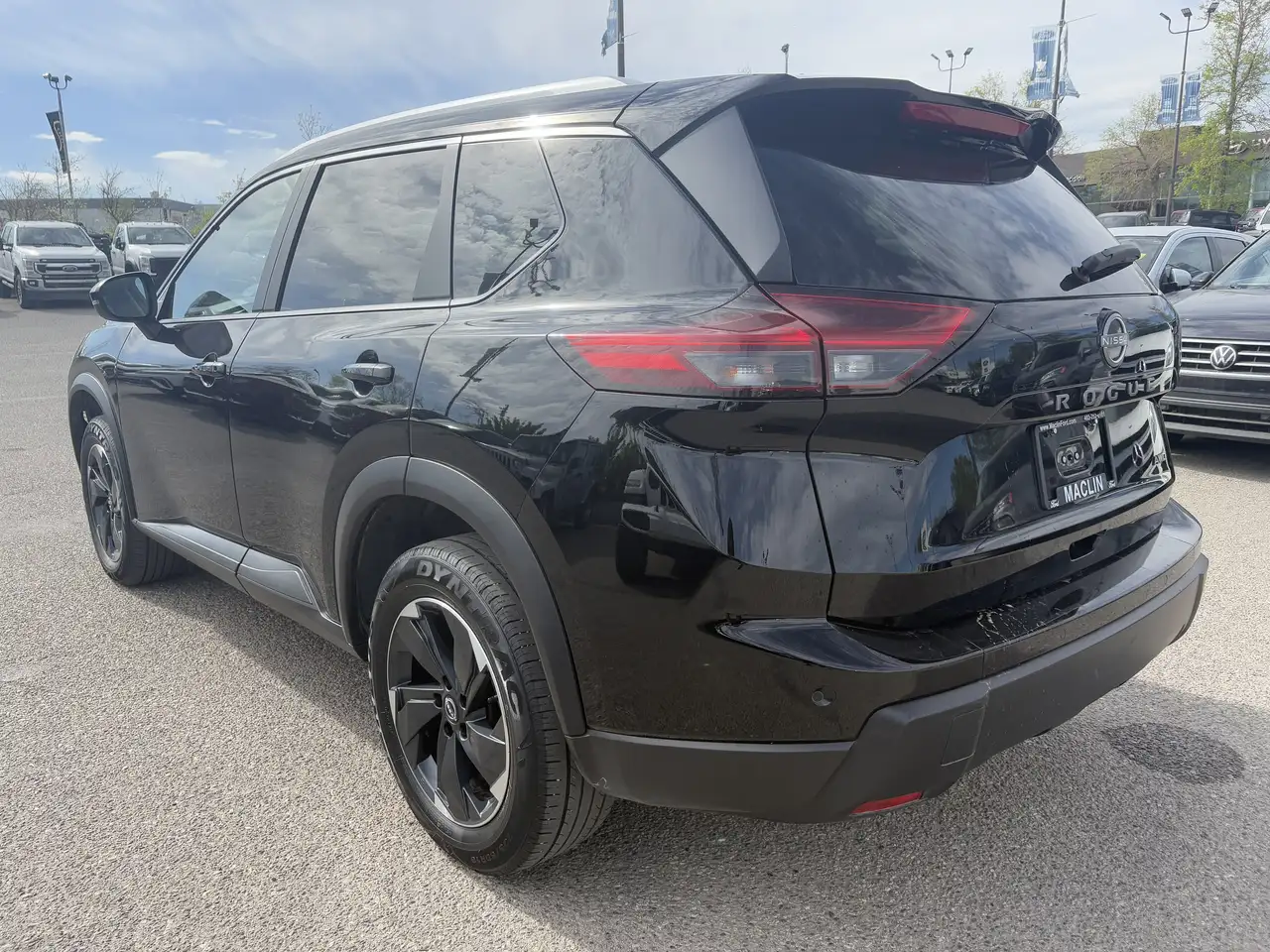 Nissan Rogue снимка Nissan Rogue