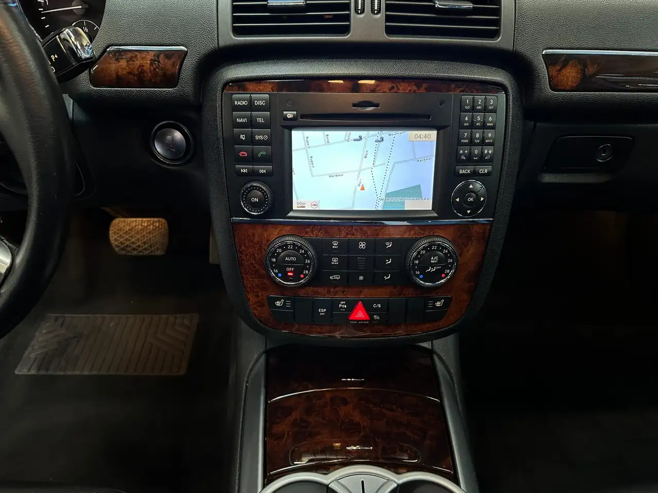 Mercedes-Benz R-Class снимка Mercedes-Benz R-Class