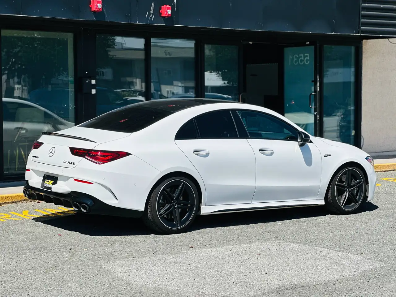 Mercedes-Benz CLA снимка Mercedes-Benz CLA