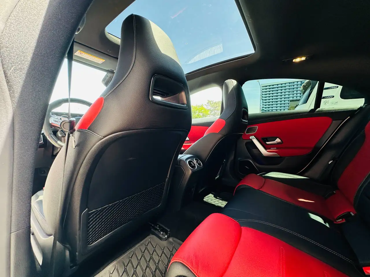 Mercedes-Benz CLA снимка Mercedes-Benz CLA