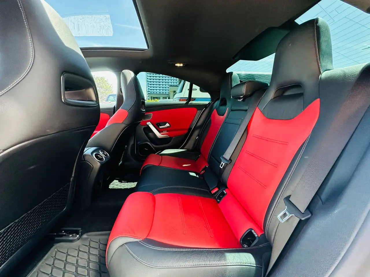 Mercedes-Benz CLA снимка Mercedes-Benz CLA