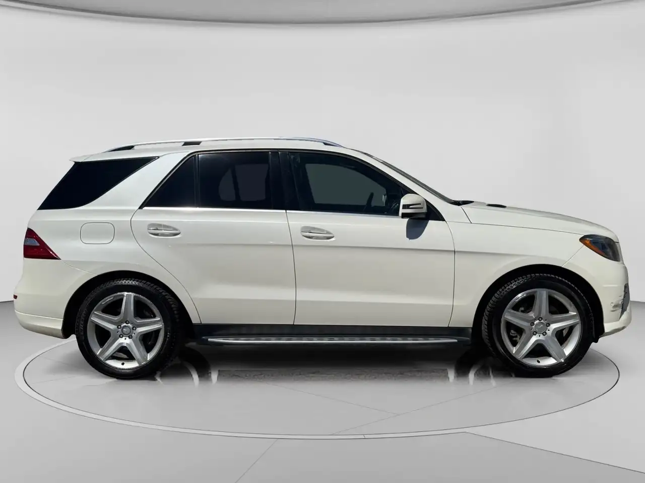 Mercedes-Benz M-Class снимка Mercedes-Benz M-Class