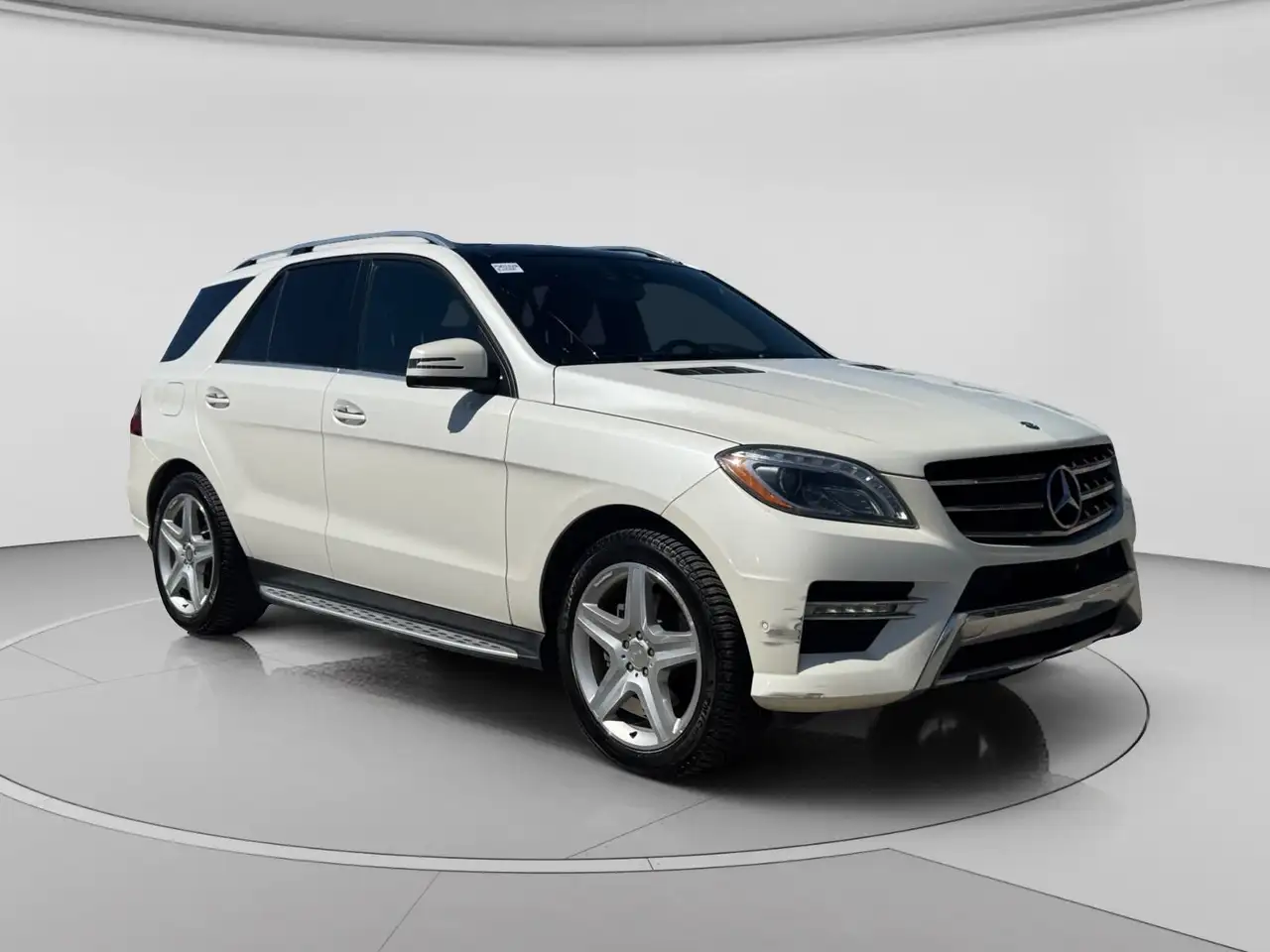 Mercedes-Benz M-Class снимка Mercedes-Benz M-Class