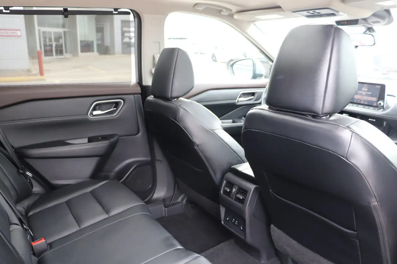 Nissan Rogue fotografie Nissan Rogue