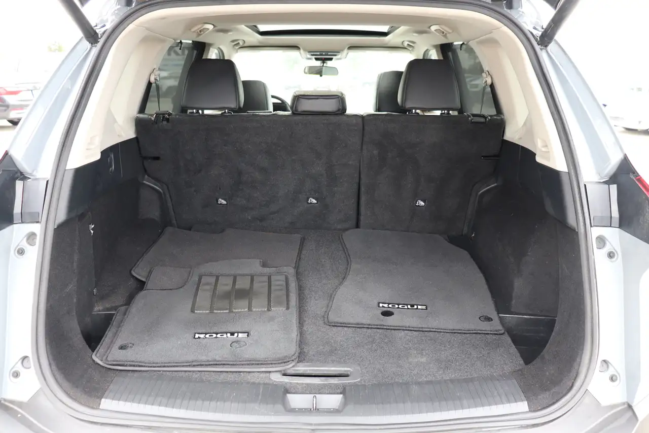 Nissan Rogue fotografie Nissan Rogue