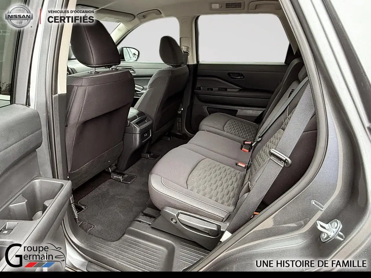 Nissan Pathfinder снимка Nissan Pathfinder