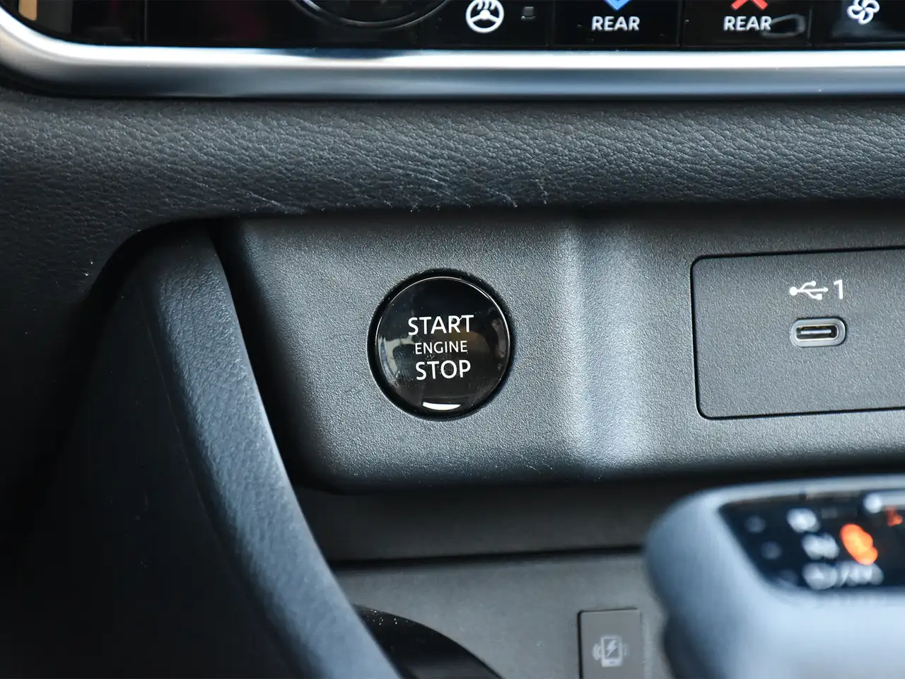 Nissan Rogue photo Nissan Rogue