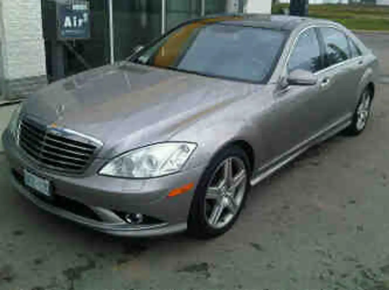 Mercedes-Benz S-Class снимка Mercedes-Benz S-Class