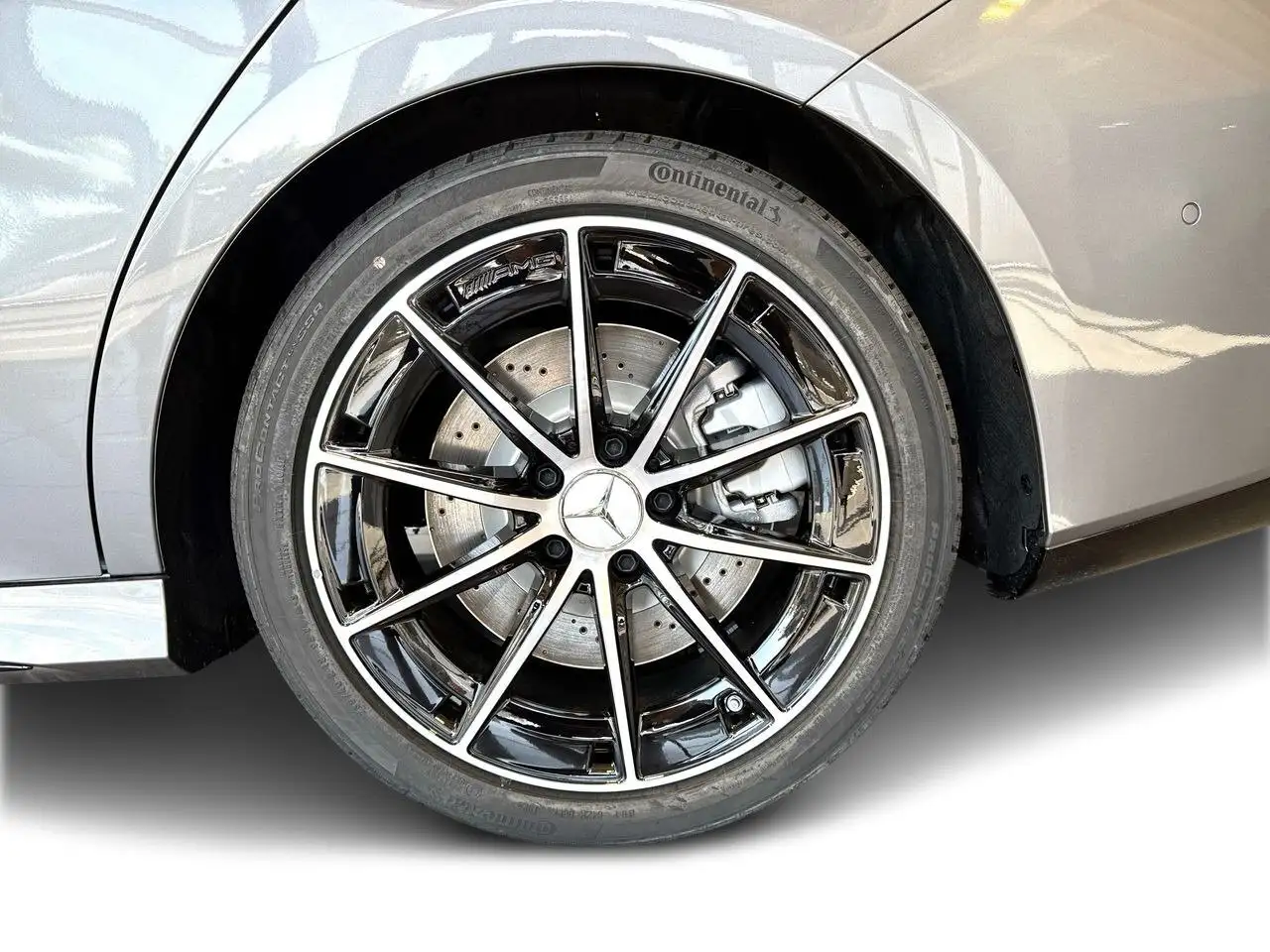 Mercedes-Benz CLA снимка Mercedes-Benz CLA