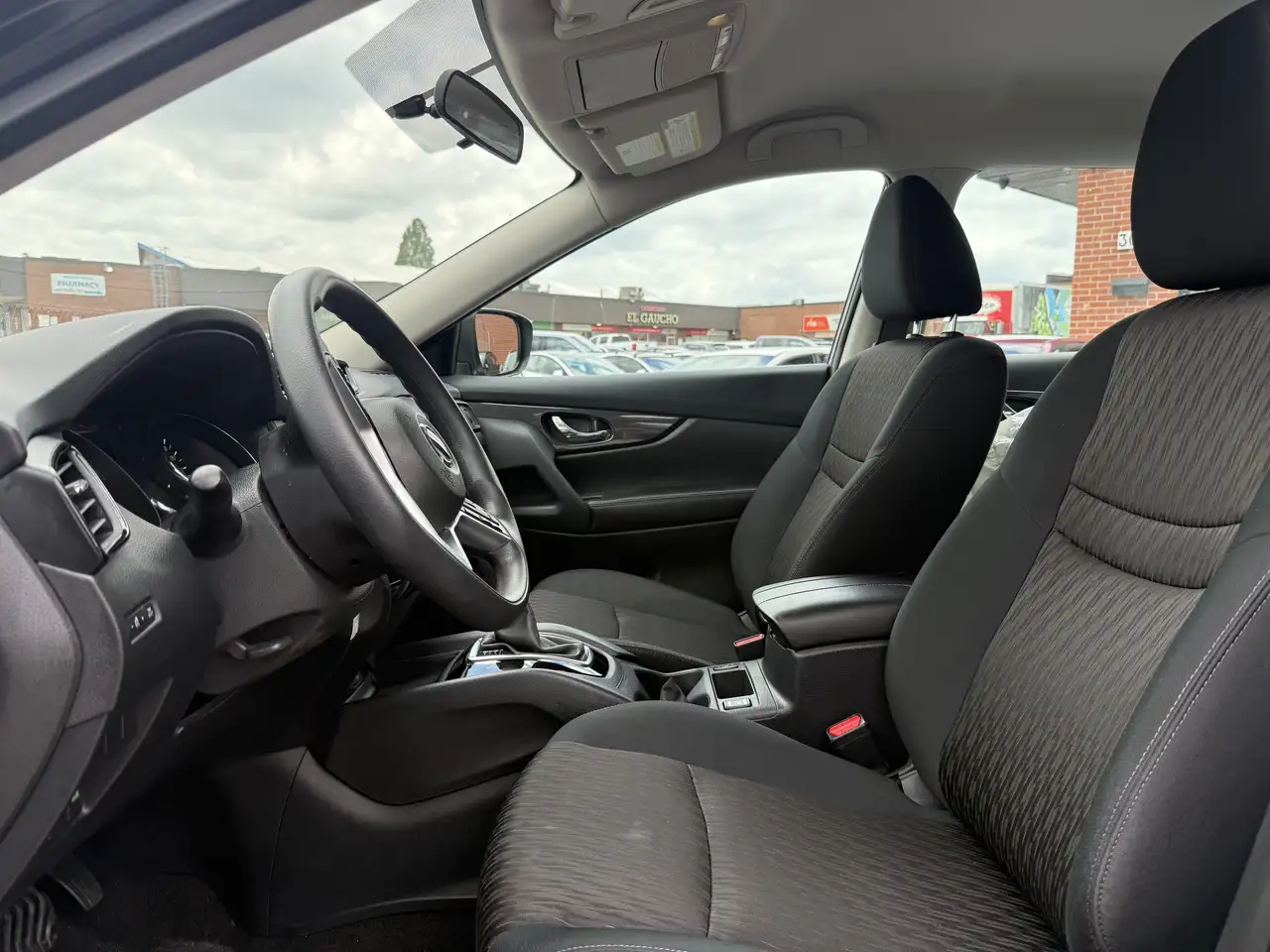 Nissan Rogue fotografie Nissan Rogue