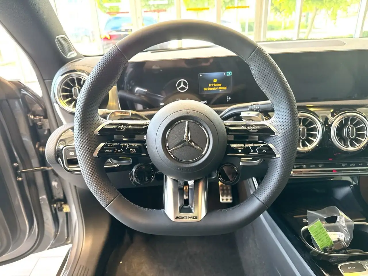 Mercedes-Benz CLA снимка Mercedes-Benz CLA
