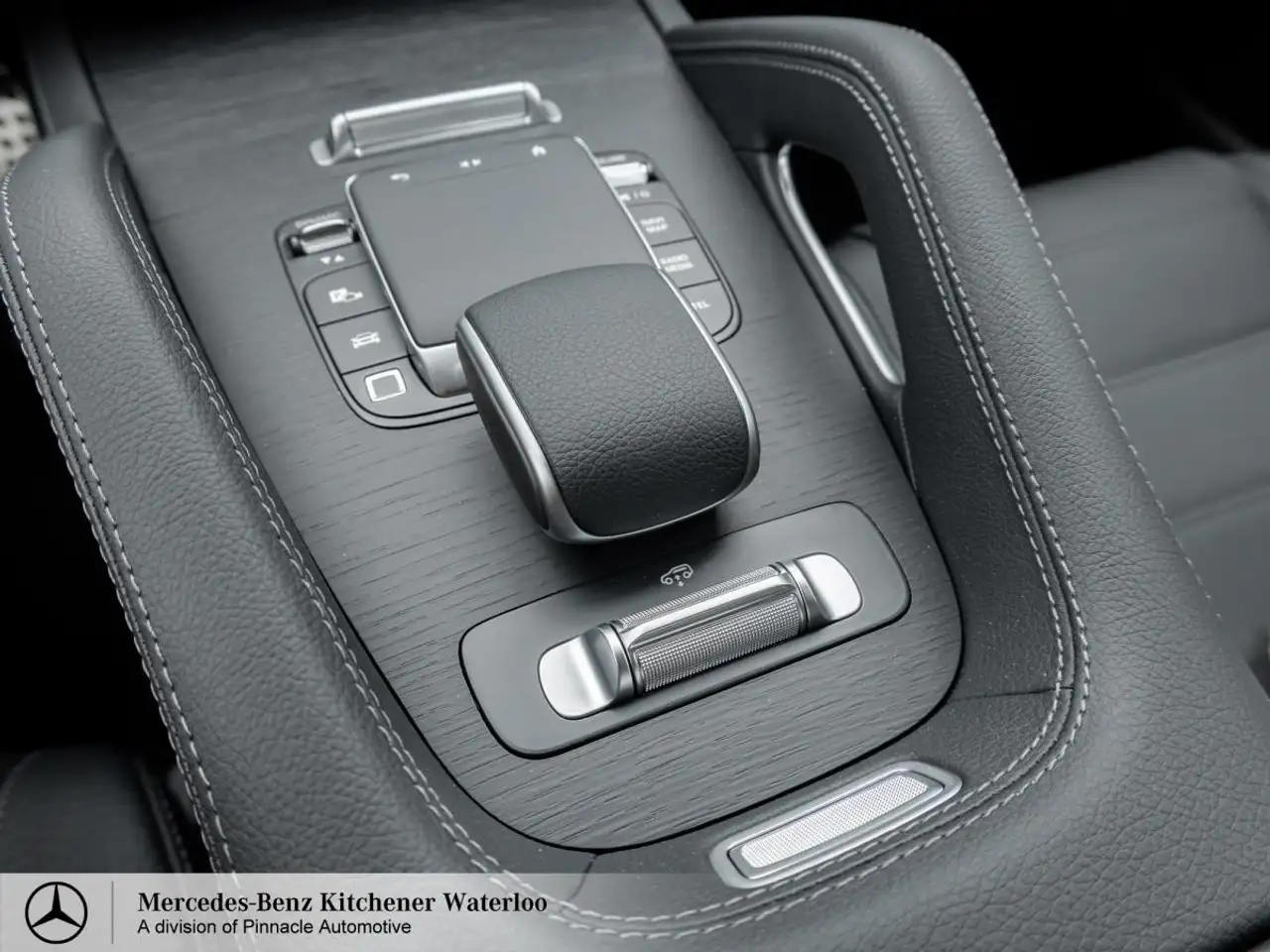 Mercedes-Benz GLS снимка Mercedes-Benz GLS