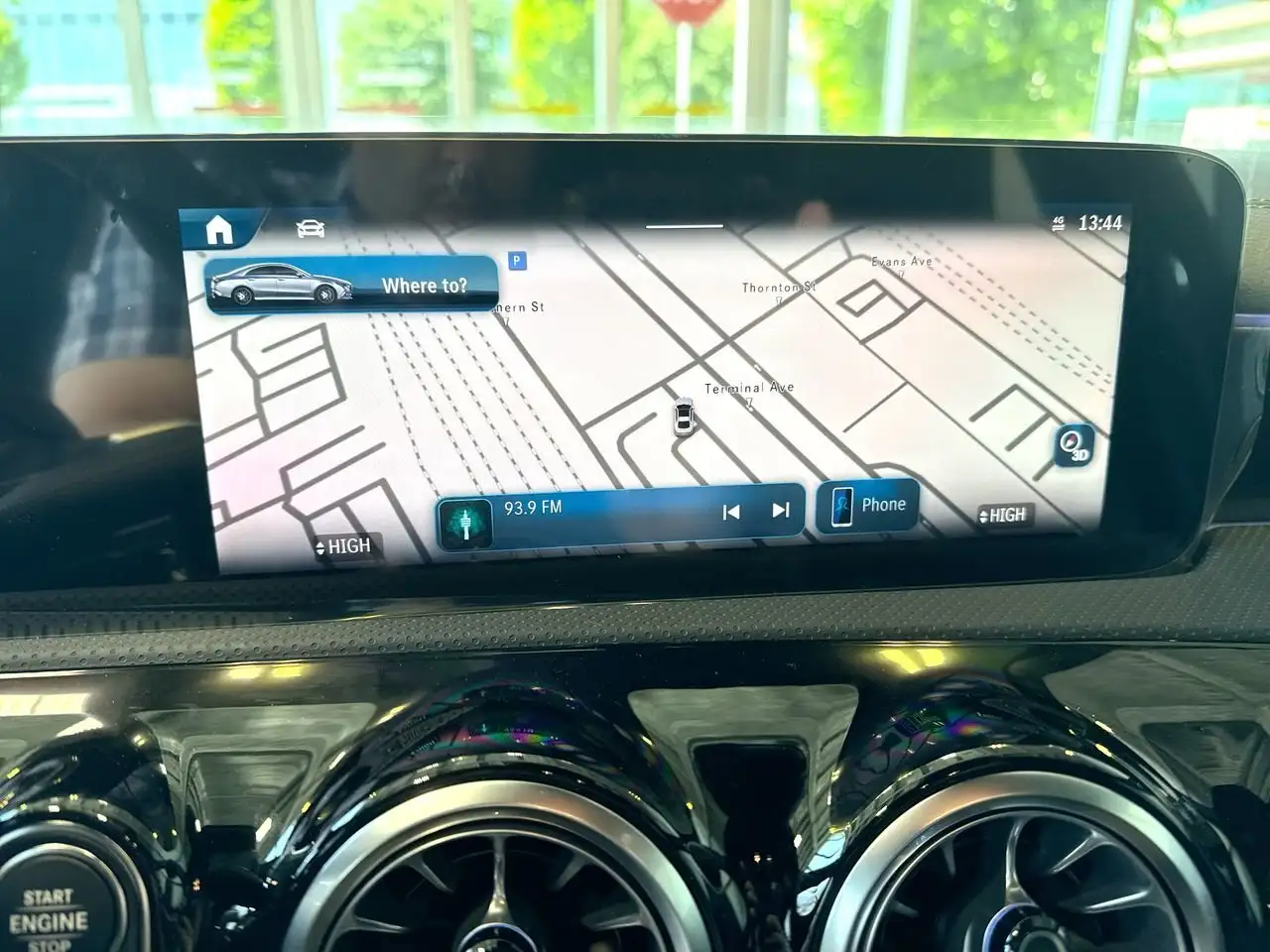 Mercedes-Benz CLA снимка Mercedes-Benz CLA