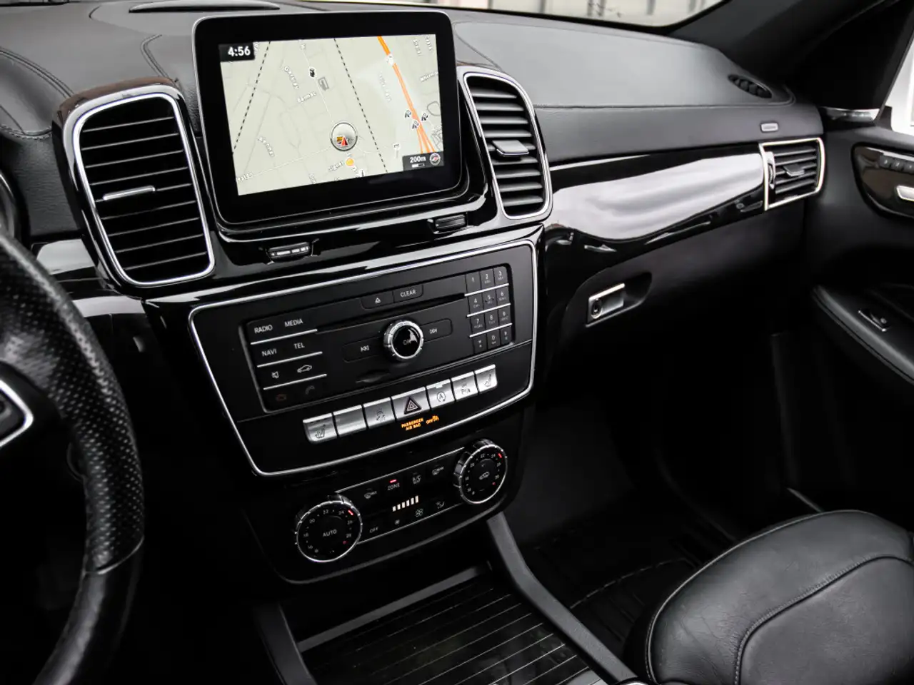Mercedes-Benz GLS снимка Mercedes-Benz GLS