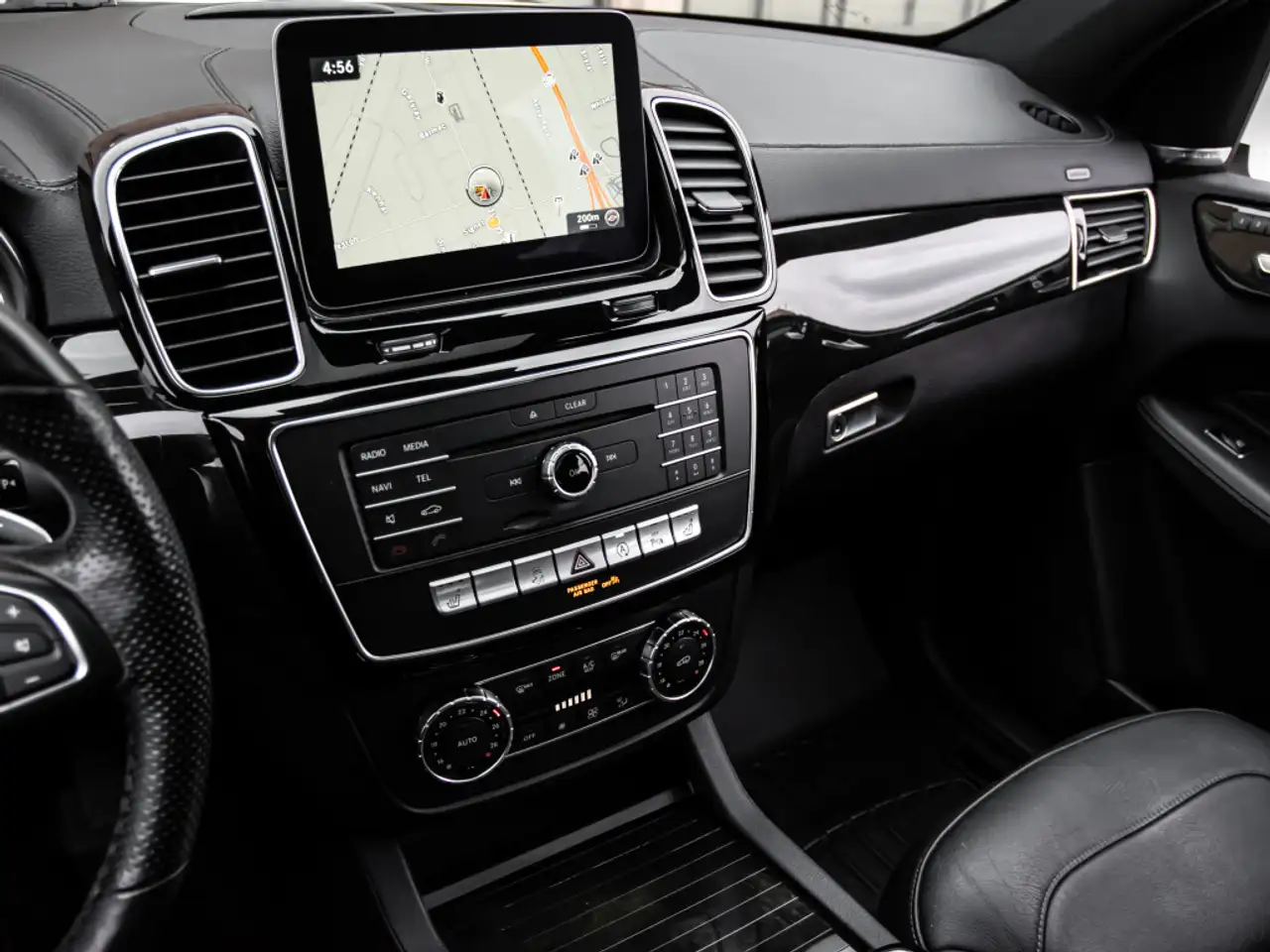 Mercedes-Benz GLS снимка Mercedes-Benz GLS