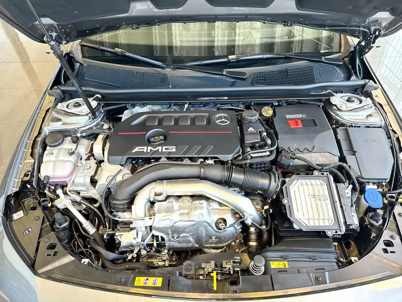 Mercedes-Benz CLA снимка Mercedes-Benz CLA