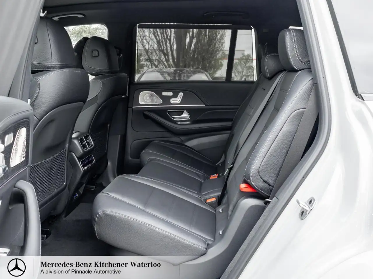 Mercedes-Benz GLS снимка Mercedes-Benz GLS