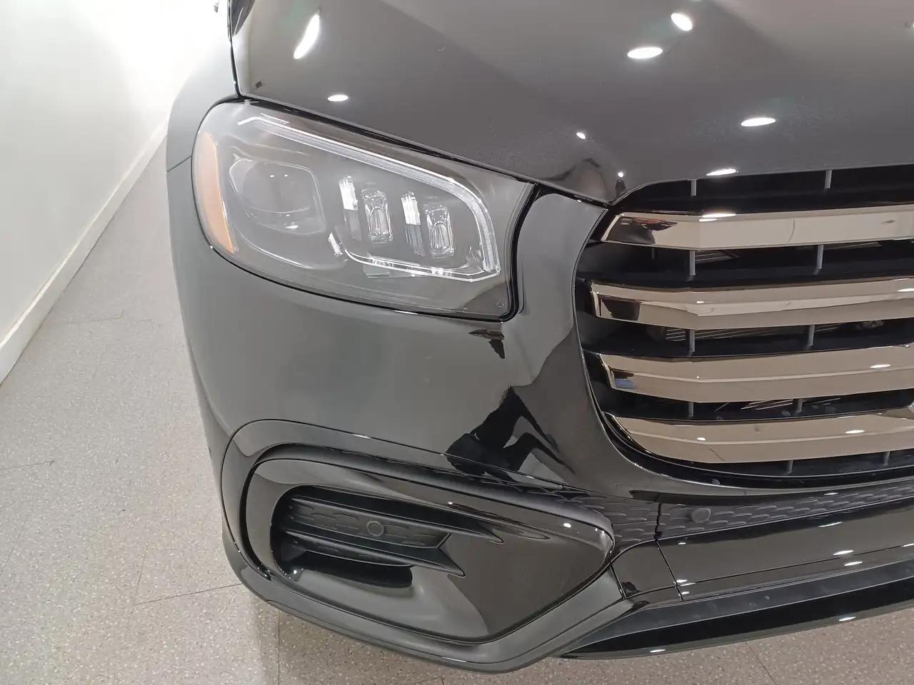 Mercedes-Benz GLS снимка Mercedes-Benz GLS