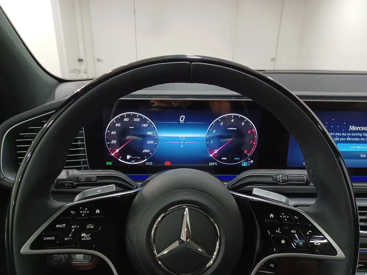 Mercedes-Benz GLS снимка Mercedes-Benz GLS
