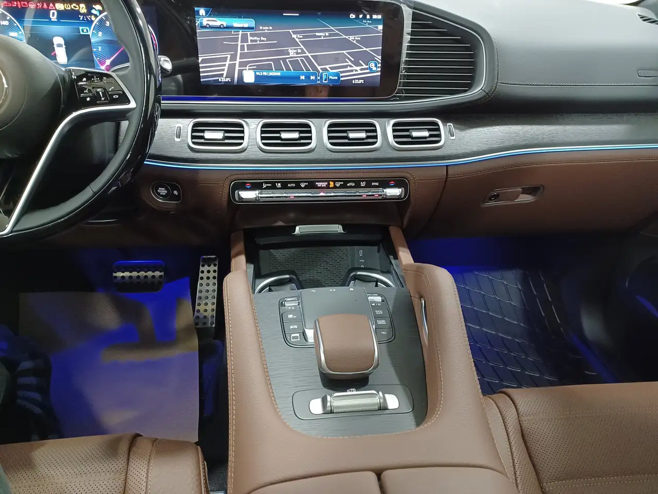Mercedes-Benz GLS снимка Mercedes-Benz GLS