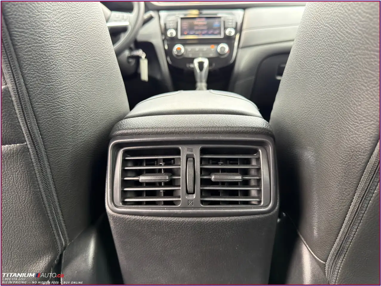 Nissan Rogue fotografie Nissan Rogue
