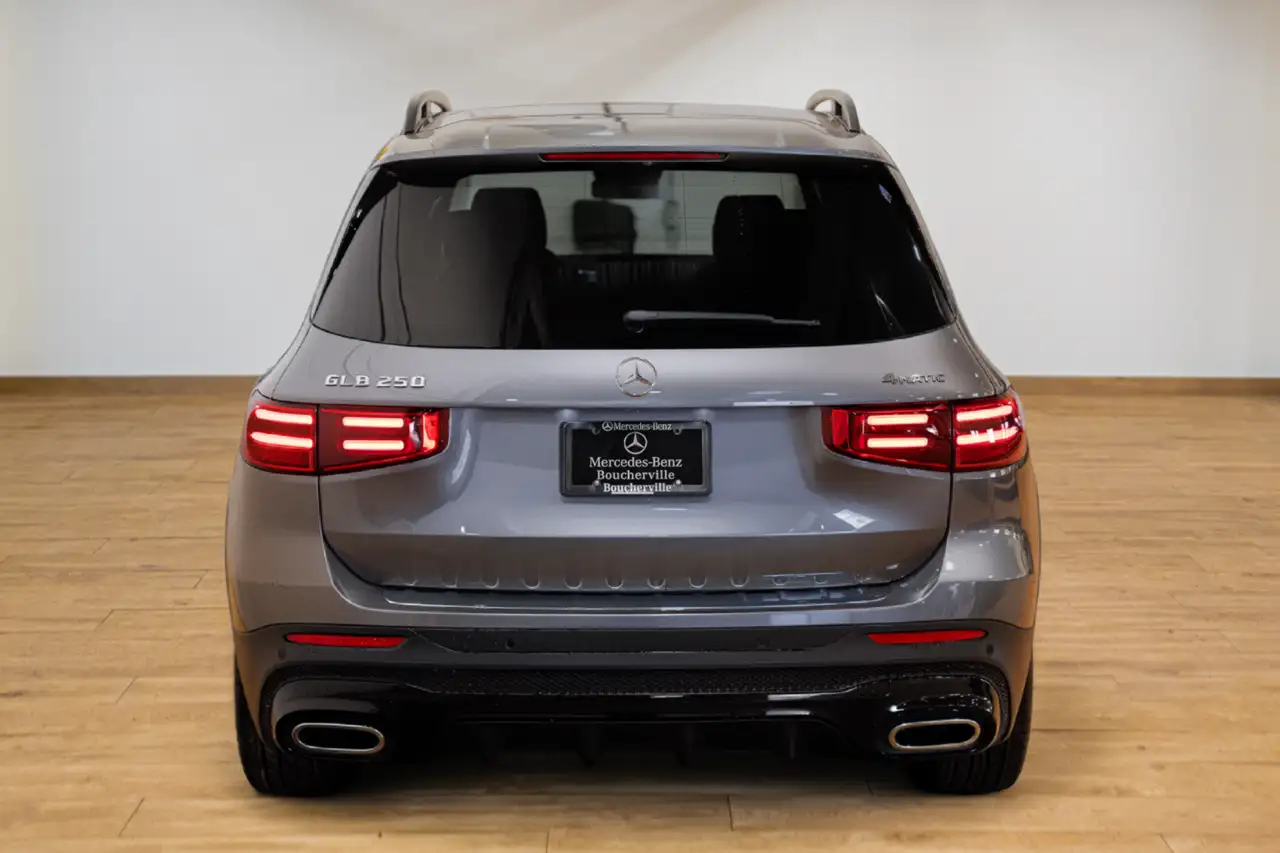 Mercedes-Benz GLB photo Mercedes-Benz GLB