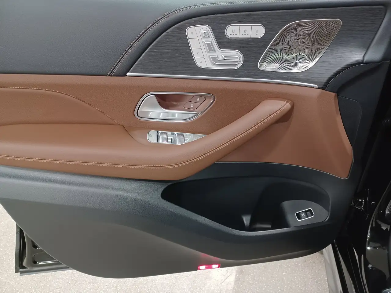Mercedes-Benz GLS снимка Mercedes-Benz GLS