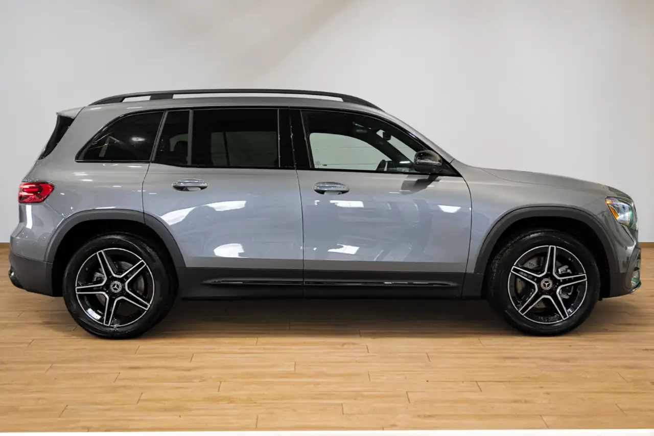Mercedes-Benz GLB photo Mercedes-Benz GLB