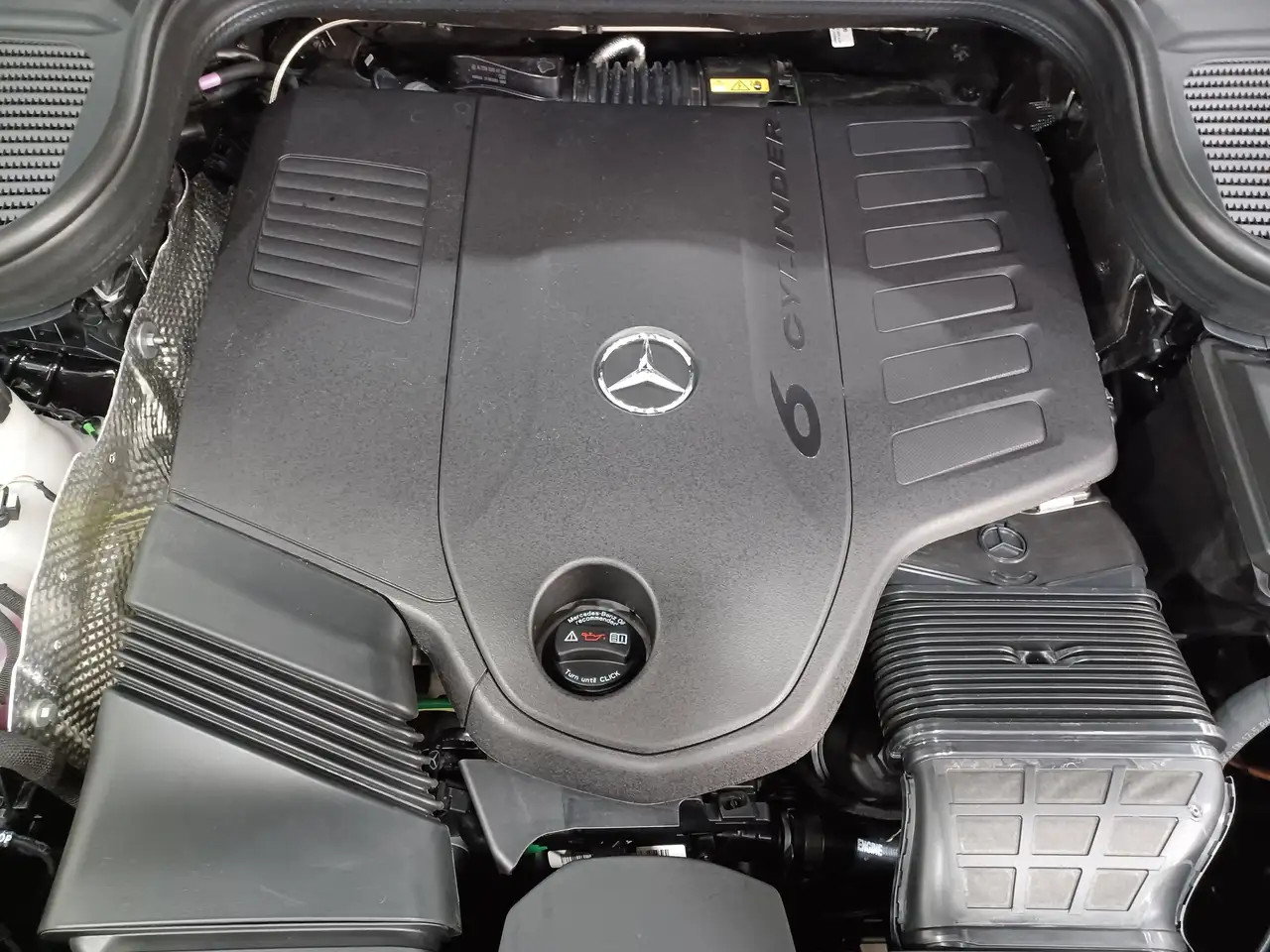 Mercedes-Benz GLS снимка Mercedes-Benz GLS