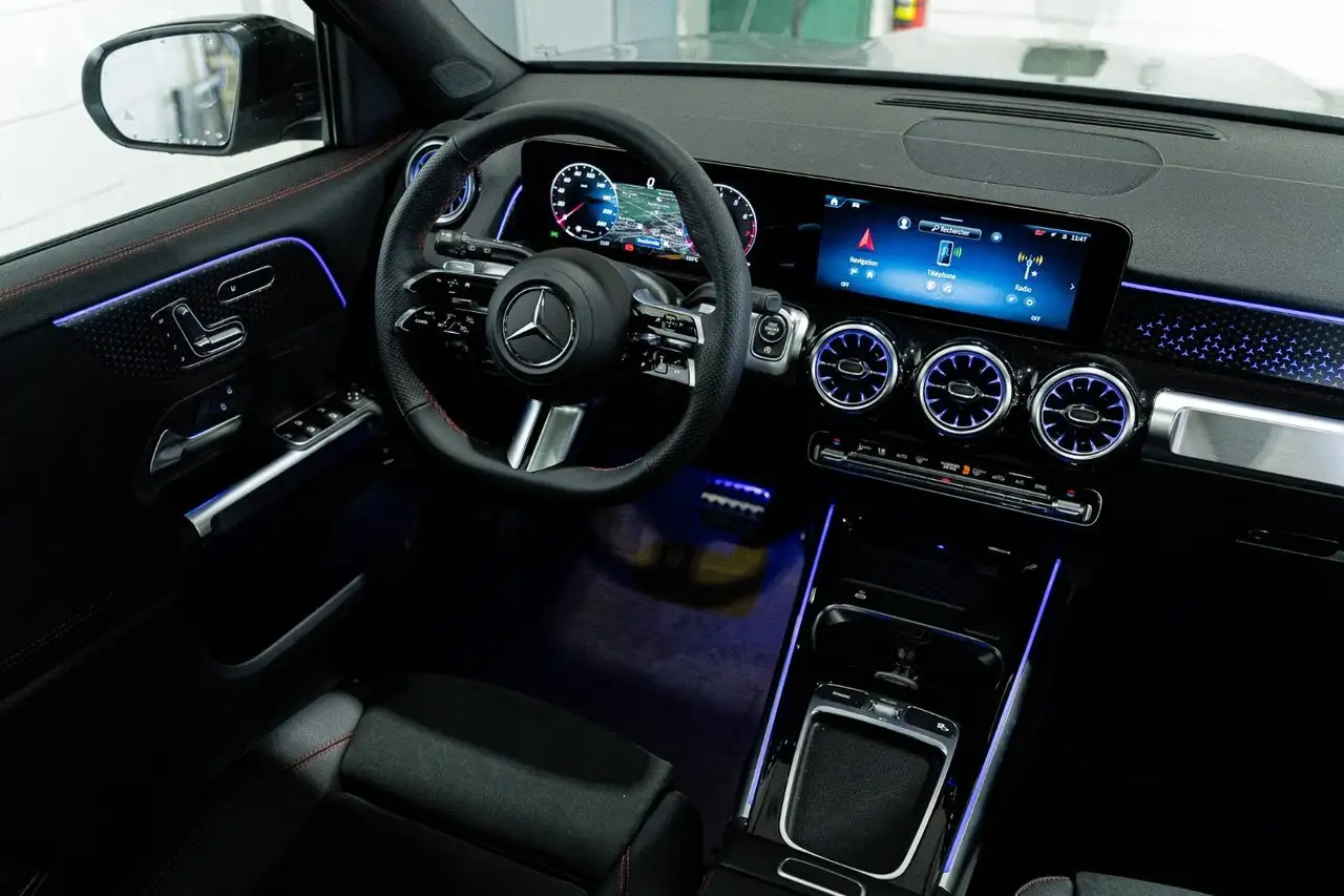Mercedes-Benz GLB photo Mercedes-Benz GLB