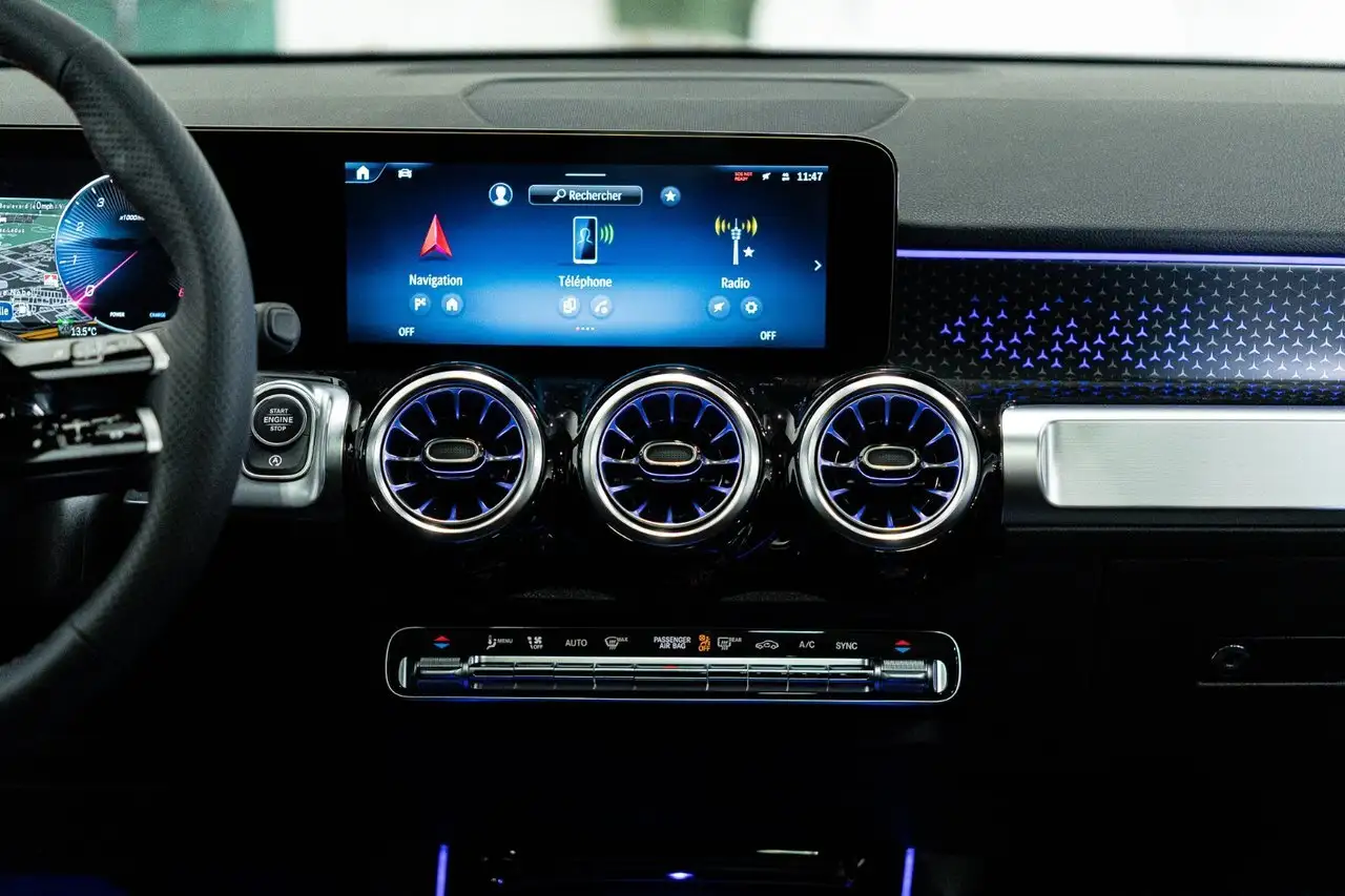 Mercedes-Benz GLB photo Mercedes-Benz GLB