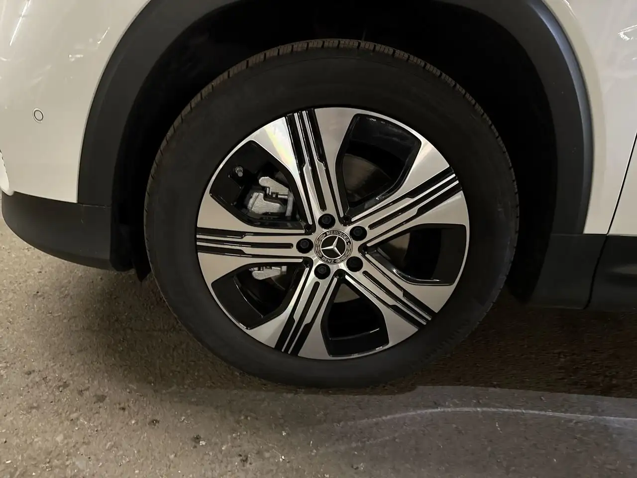 Mercedes-Benz EQB снимка Mercedes-Benz EQB
