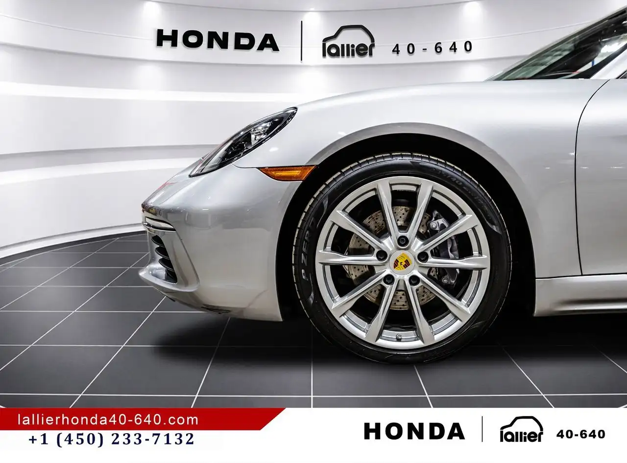 Porsche 718 Boxster снимка Porsche 718 Boxster