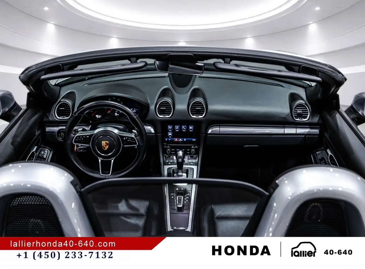 Porsche 718 Boxster снимка Porsche 718 Boxster