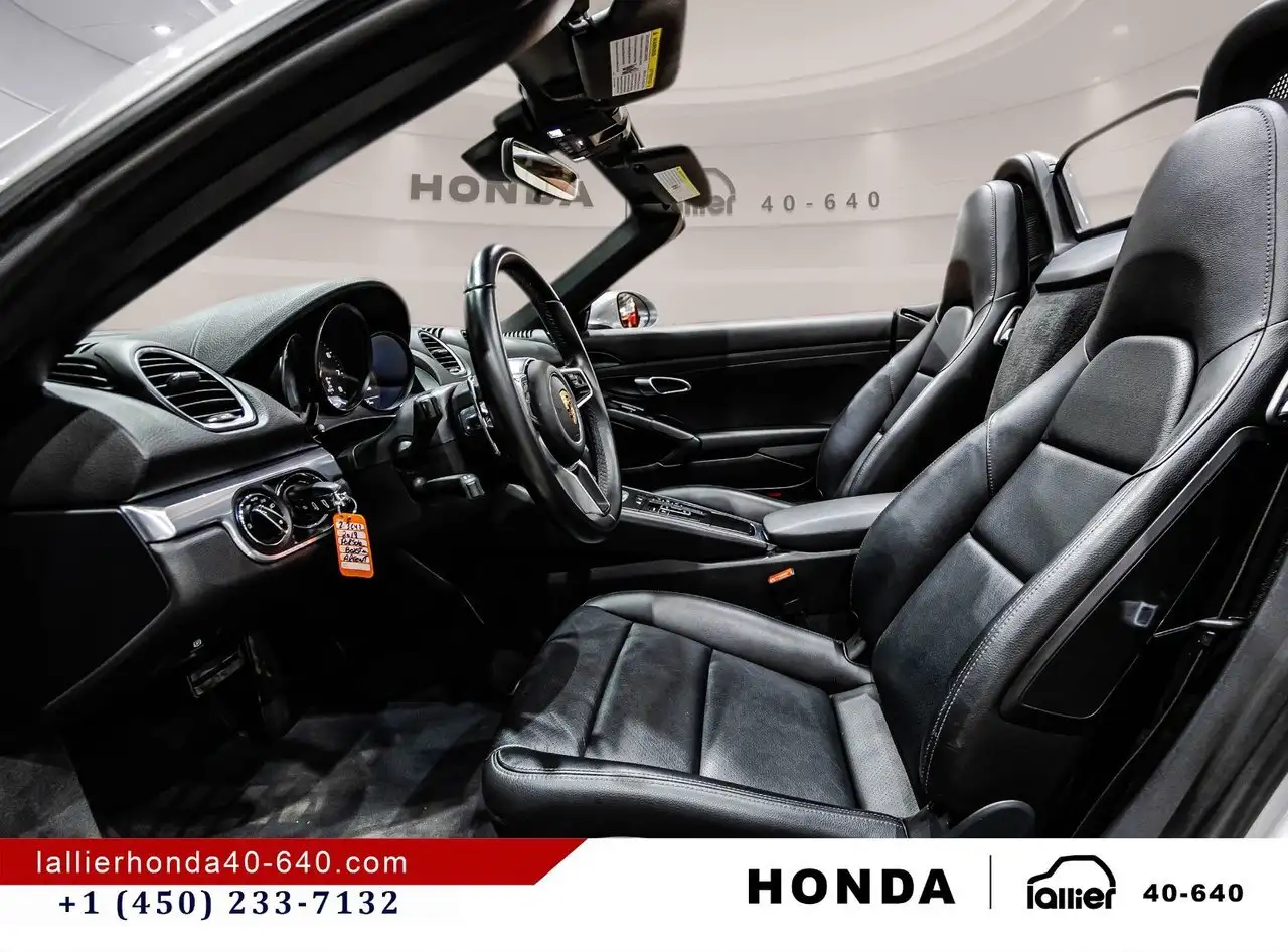Porsche 718 Boxster снимка Porsche 718 Boxster