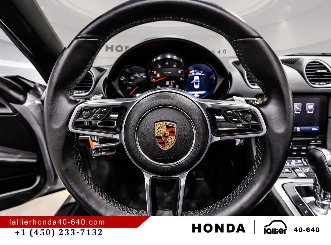 Porsche 718 Boxster снимка Porsche 718 Boxster