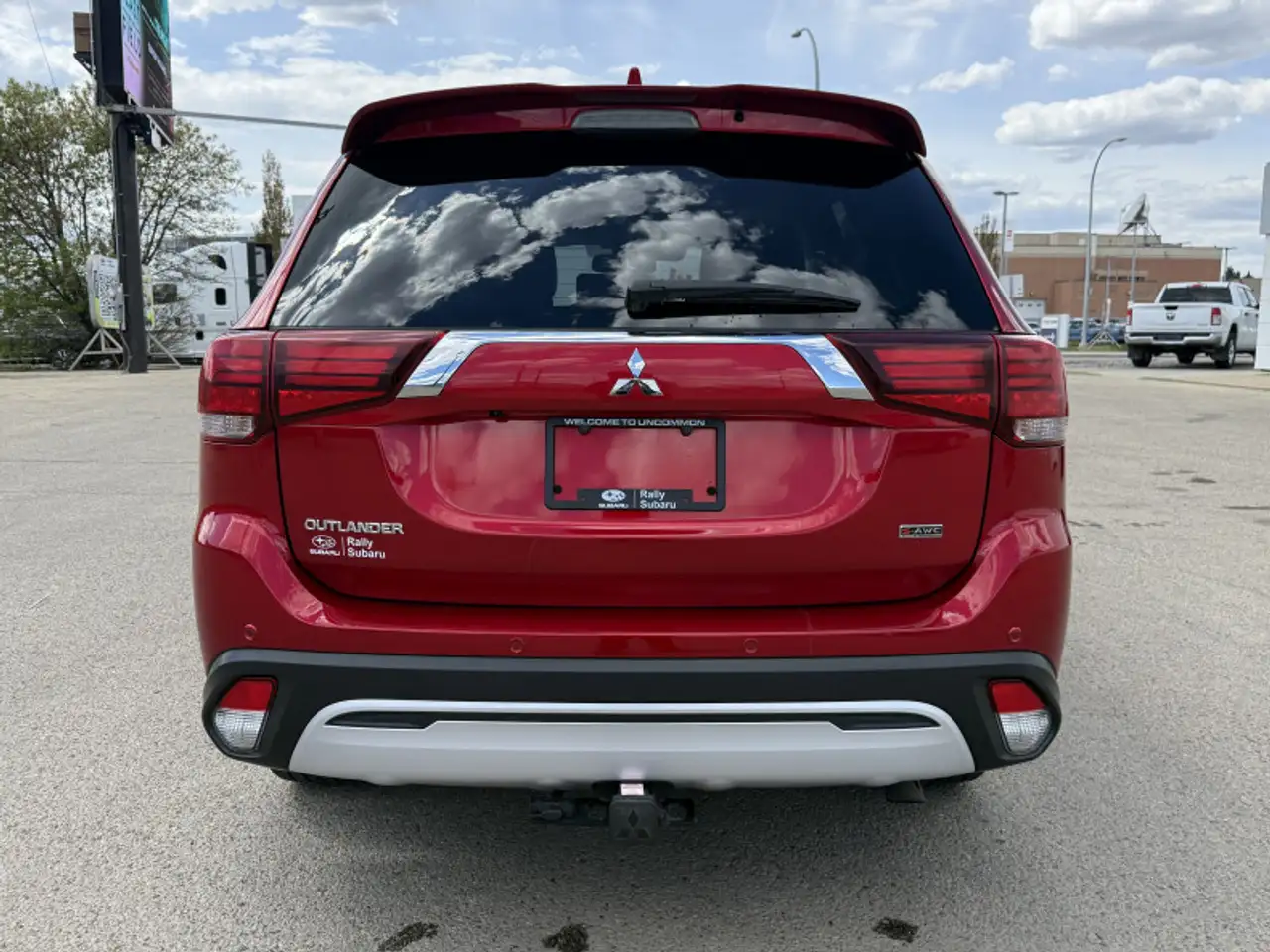 Mitsubishi Outlander снимка Mitsubishi Outlander
