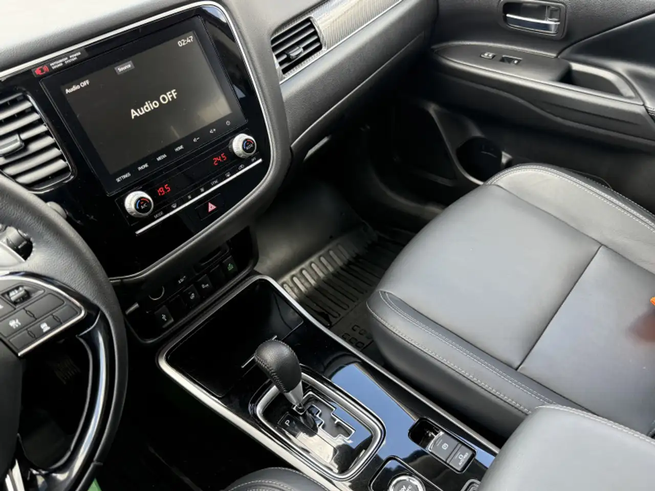 Mitsubishi Outlander снимка Mitsubishi Outlander
